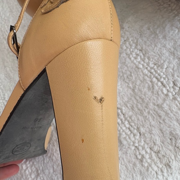 CHANEL Women's Two-Tone Beige and Black Vintage Heels - Picture 11 of 17